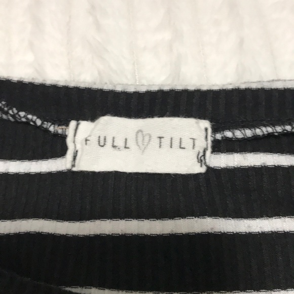 FULL TILT BLACK AND WHITE CROP TOP :) - Picture 2 of 3